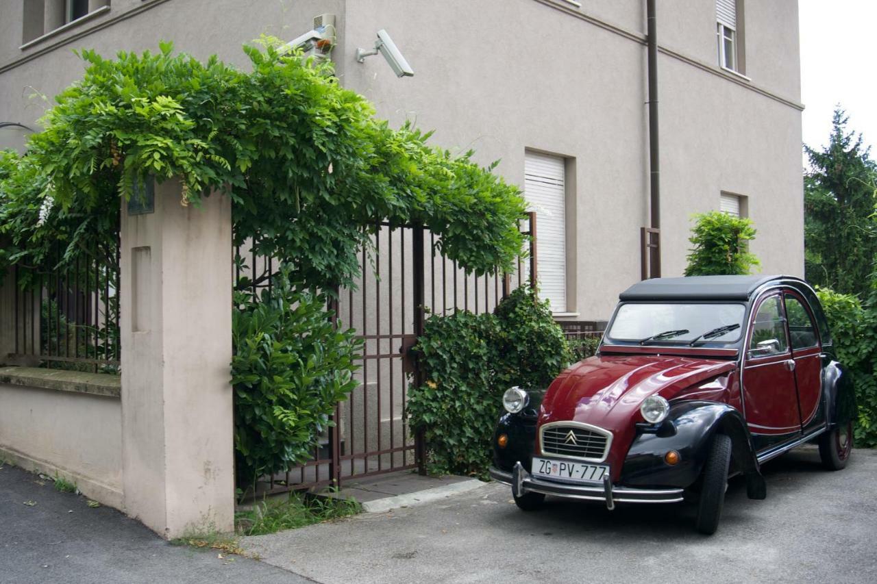 Embassy Row Bnb Bed & Breakfast Zagreb Exterior photo